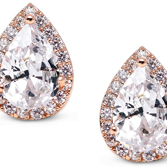 Rose gold tear drop earring with cubic Zirconia - Picture 4 of 5